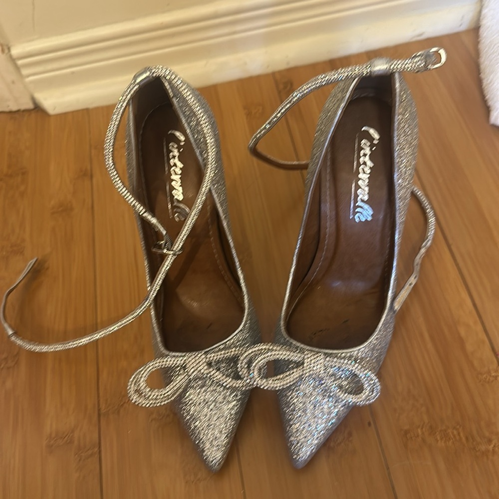 L'INTERVALLE Silver Glitter Heels